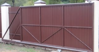 Купить откатные ворота из профнастила Людиново, цена от 1749 руб.